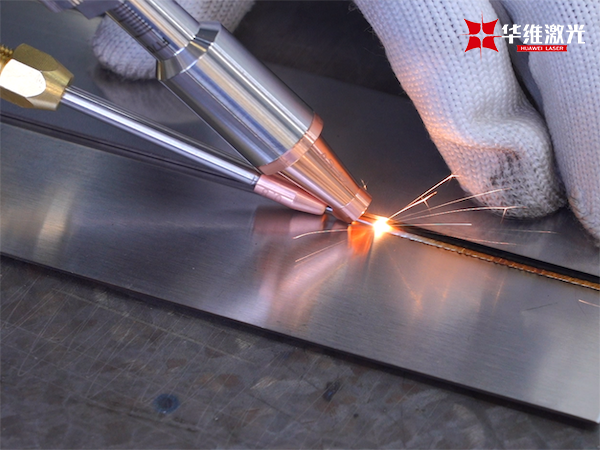 Porozumění krmení drátu při laserovém svařování